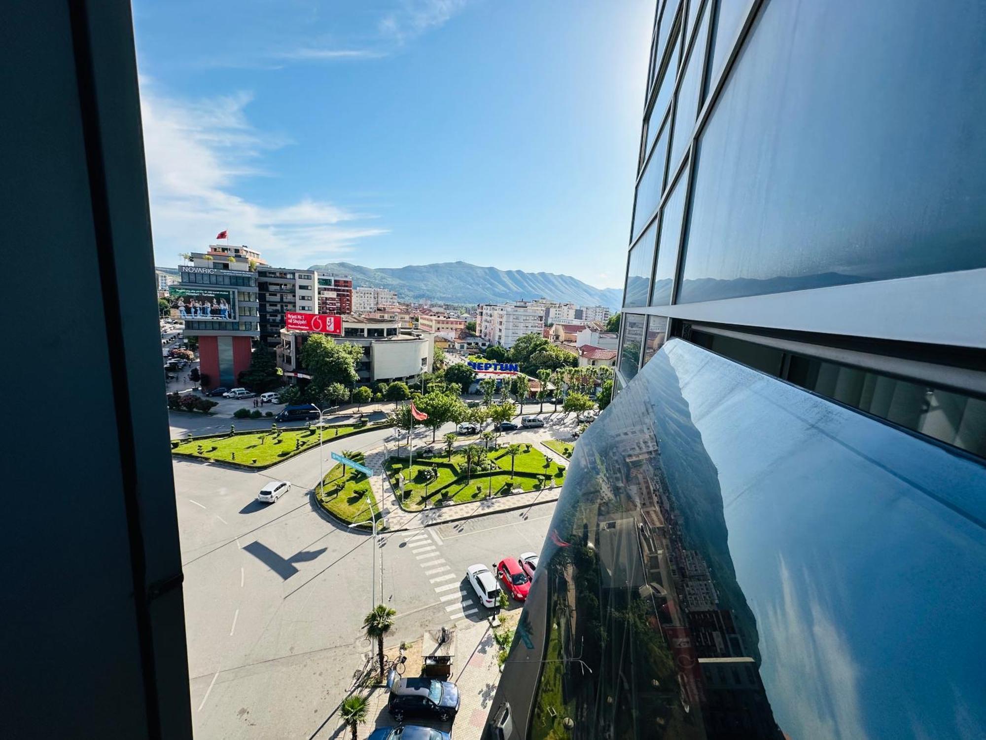 Stay-Five Rooms & Apartments Shkodër Buitenkant foto