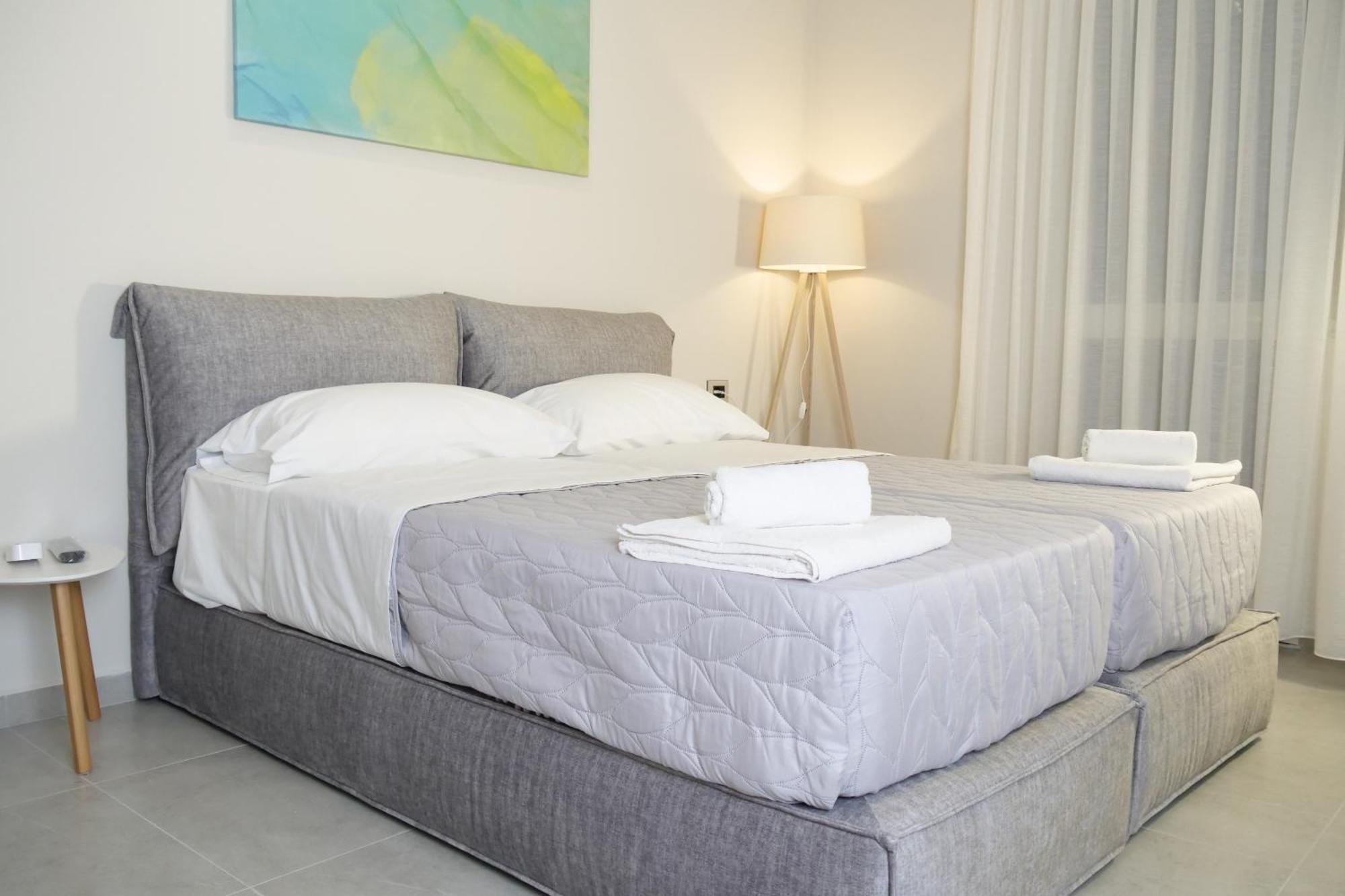 Stay-Five Rooms & Apartments Shkodër Buitenkant foto