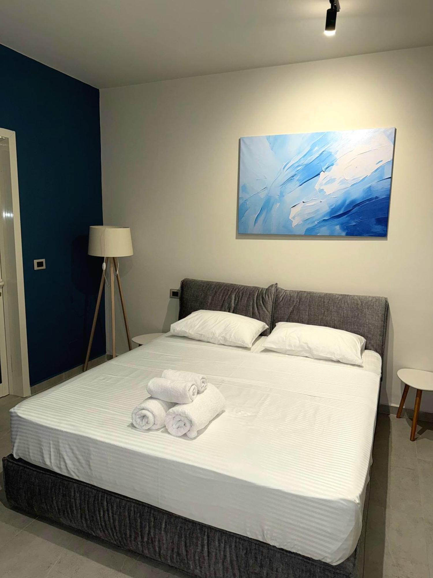 Stay-Five Rooms & Apartments Shkodër Buitenkant foto